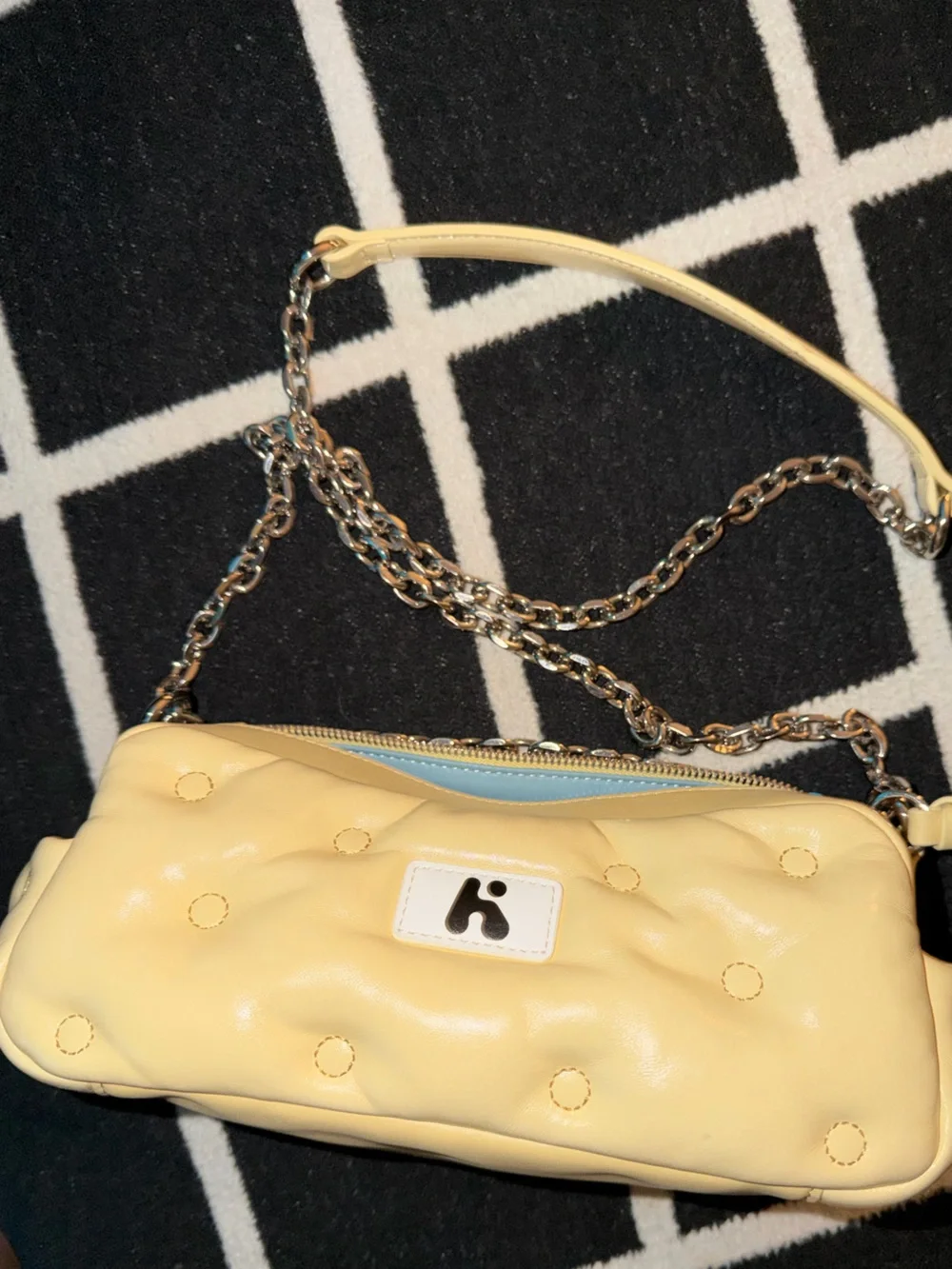 N/A chic yellow